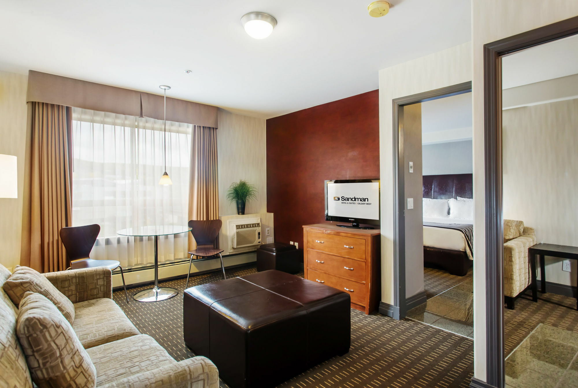 Sandman & West Hotel 3*